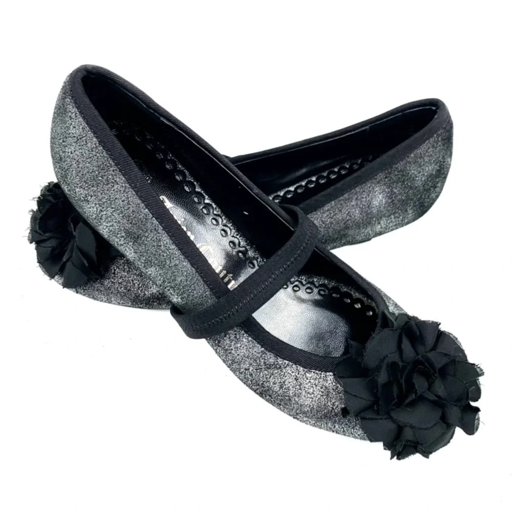 Juicy Couture Big Girls Charcoal Kitten Heel Pumps